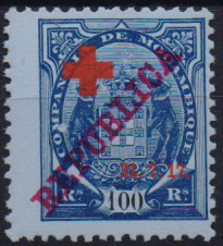 1647.jpg -     Lote:    1647                   Descrição:         1917 &mdash; Tipo Elefante, com REPUBLICA e sobretaxa CRUZ VERMELHA. CE112, 100 reis azul s/ azul. Valor de catálogo &euro; 130,00.        **       Valor Base:     &euro; 40,00     Valor Venda:     &euro;      