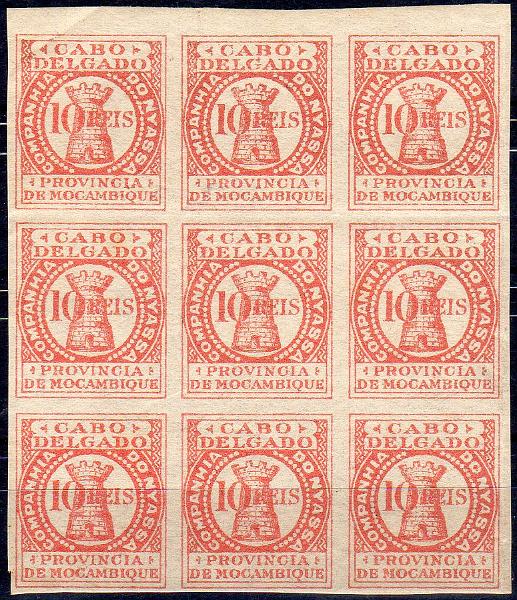 1676.jpg -     Lote:    1676                   Descrição:         1895 &mdash; Companhia do Niassa. Distrito do Cabo Delgado. NÃO EMITIDOS. Bloco com 9 selos de 10 reis laranja, bordo superior de folha, não denteados, com goma original.         ***       Valor Base:     &euro; 25,00     Valor Venda:     &euro;      