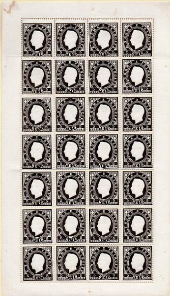 1700.jpg -     Lote:    1700                   Descrição:         1887 &mdash; D. Luís I, fita direita. CE15, 5 reis preto. Folha completa com 28 selos em denteado 13 &frac12;. Valor de catálogo &euro; 540,00. MB e MR.        ***       Valor Base:     &euro; 55,00     Valor Venda:     &euro;      