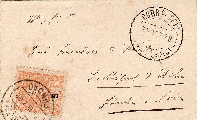 1767.jpg -     Lote:    1767                   Descrição:         Carimbos circulares datados, tipo 1880. 1895/96 &mdash; D. Carlos I Mouchon. CE127, 5 reis laranja em sobrescrito de reduzidas dimensões circulado do Fundão (30.12.98) para S. Miguel d'Acha (31.12.98). Carimbo batido a preto de "S. MIGUEL D'ACHA".        Carta       Valor Base:     &euro; 10,00     Valor Venda:     &euro;      