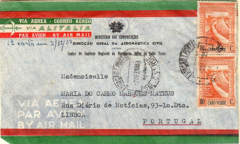1880.jpg -     Lote:    1880                   Descrição:         Carimbos de duplo circulo datados. 1938 &mdash; Império Colonial Português. CE229, 80C laranja. Dois selos em sobrescrito circulado da Ilha do Sal (02.12.53) para Portugal, com etiqueta de correio aéreo da ALITALIA, Obliterados com carimbo batido a preto "SAL &mdash; CABO VERDE".        Carta       Valor Base:     &euro; 12,00     Valor Venda:     &euro;      