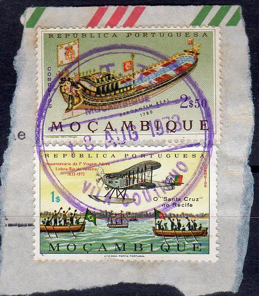 1909.jpg -     Lote:    1909                   Descrição:         Carimbos circulares de borracha. Fragmento com selos CE485 e 529, obliterados com carimbo batido a violeta " C. T. T. / MOÇAMBIQUE / VILA COUTINHO".        FRG       Valor Base:     &euro; 15,00     Valor Venda:     &euro;      