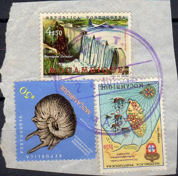 1910.jpg -     Lote:    1910                   Descrição:         Carimbos circulares de borracha. Fragmento com selos CE511, 519 e CA27, obliterados com carimbo batido a violeta " C. T. T. / MAGOÉ".        FRG       Valor Base:     &euro; 15,00     Valor Venda:     &euro;      
