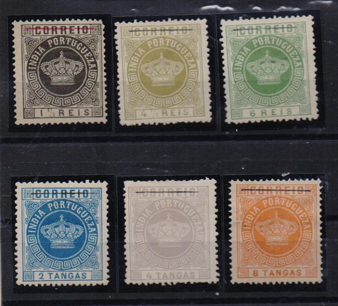 1973.jpg -     Lote:    1973                   Descrição:         Reimpressões de 1885 * 1882 &mdash; Tipo Coroa. Valores em moeda local. CE115/117 e 119/121. Lote de seis selos originais distribuídos com as reimpressões com traço de 18mm.        R*       Valor Base:     &euro; 60,00     Valor Venda:     &euro;      