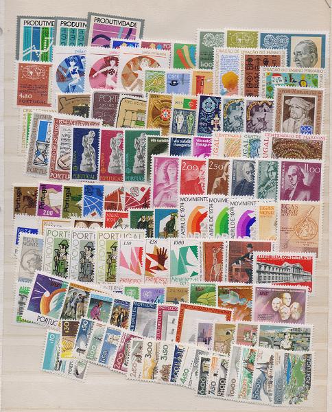 2016.jpg -     Lote:    2016                   Descrição:         Portugal &mdash; Lote com selos novos sem sinal de charneira, em séries completas, desde 1970 a 1978, com o valor de catálogo de &euro; 1.260,00.        Lote       Valor Base:     &euro; 120,00     Valor Venda:     &euro;      