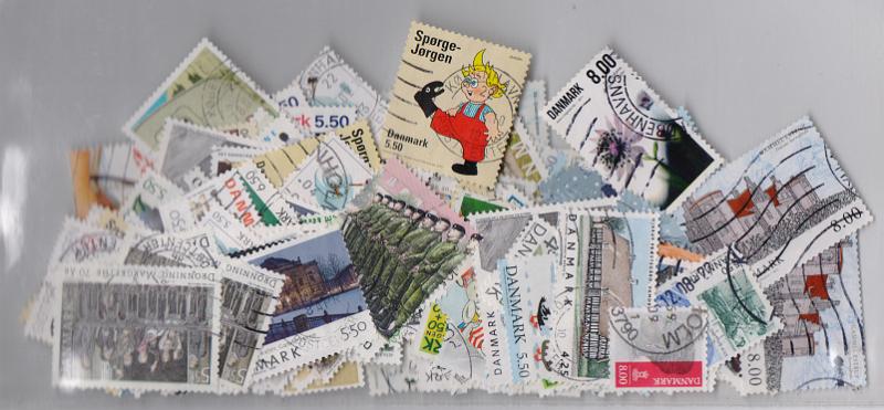 2342.jpg -     Lote:    2342      Lotes pelo Correio              Descrição:         Fiscais. Portugal. Lote com 62 folhas de papel selado, incluindo vários períodos de 1797 a 1968 (Taxa de 6$00): "Causa Publica" (10, 20 e 40 reis); "Crédito Publico" (20 e 40 reis); "Thesouro Publico" (20 e 40 reis); "Imposto de Sello" (30, 50, 60, 80 e 100 reis); "Imposto do Selo" (10, 15, 30 Ct, 1$50, 2$00, 2$50, 5$00 e 6$00, com diversas estampilhas fiscais do Imposto de Selo e Contribuição Industrial.        Lote       Valor Base:     &euro; 6,00     Valor Venda:     &euro;      