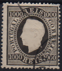2555.jpg -     Lote:    2555      Lotes pelo Correio              Descrição:         1884 &mdash; D. Luís I. Fita direita. Novo valor. CE67, 1000 reis preto, denteado 13 &frac12;. Valor de catálogo &euro; 142,00.        O       Valor Base:     &euro; 15,00     Valor Venda:     &euro;      