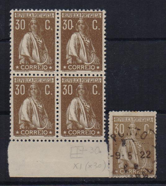 2658.jpg -     Lote:    2658      Lotes pelo Correio              Descrição:         1920/22 &mdash; Ceres. CE242, 30c castanho, denteado 12x11 &frac12;, papel liso. Lote composto por quadra, com selo superior direito com variedade de cliché XI (x30) e selo isolado usado 15x14.        ***/O       Valor Base:     &euro; 9,00     Valor Venda:     &euro;      