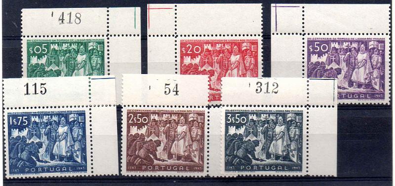 2762.jpg -     Lote:    2762      Lotes pelo Correio              Descrição:         1947 &mdash; 8.º Centenário da Tomada de Lisboa aos Mouros. CE685/690. Série completa em canto de folha. Valor de catálogo &euro; 76,00. MB.        ***       Valor Base:     &euro; 14,00     Valor Venda:     &euro;      