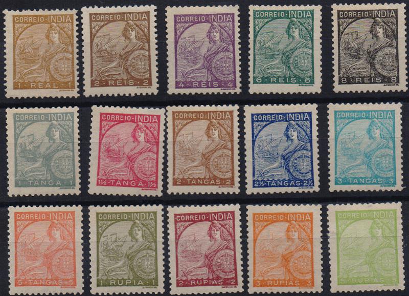 3100.jpg -     Lote:    3100      Lotes pelo Correio              Descrição:         1933 &mdash; Padrões. CE333/347. Série completa. Alguns selos regomados. Lote a ver.        **       Valor Base:     &euro; 15,00     Valor Venda:     &euro;      