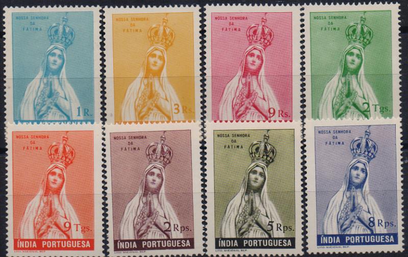 3104.jpg -     Lote:    3104      Lotes pelo Correio              Descrição:         1949 &mdash; Nossa Senhora de Fátima, coroada. CE390/397. Série completa. Valor de catálogo &euro; 130,00.        **       Valor Base:     &euro; 25,00     Valor Venda:     &euro;      