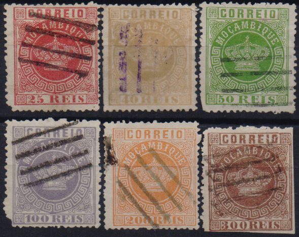 3146.jpg -     Lote:    3146      Lotes pelo Correio              Descrição:         1876/85 &mdash; Tipo Coroa. Lote de seis selos de 25, 50, 100, 200 e 300 reis 1.ª emissão e 40 reis 2.ª emissão obliterados com diversos tipos carimbos mudos.        O       Valor Base:     &euro; 25,00     Valor Venda:     &euro;      