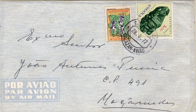 3373.jpg -     Lote:    3373      Lotes pelo Correio              Descrição:         Carimbos circulares datados. Sobrescrito circulado com selos CE542 e IP19. Carimbo batido a preto "SALAZAR-AVIÃO".        Carta       Valor Base:     &euro; 4,00     Valor Venda:     &euro;      