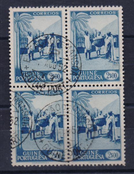 3387.jpg -     Lote:    3387      Lotes pelo Correio              Descrição:         Carimbos circulares datados. 1945 &mdash; Motivos da Guiné. CE257, 2$00. Quadra com carimbo batido a preto "ESTAÇÂO MANSÔA".        O       Valor Base:     &euro; 8,00     Valor Venda:     &euro;      
