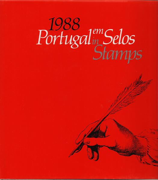 3429.jpg -     Lote:    3429      Lotes pelo Correio              Descrição:         1988 &mdash; Livros anuais dos CTT. Portugal em selos 1988. Valor de catálogo do livro &euro; 170,00. Valor de catálogo dos selos &euro; 111,00.        Livro       Valor Base:     &euro; 20,00     Valor Venda:     &euro;      