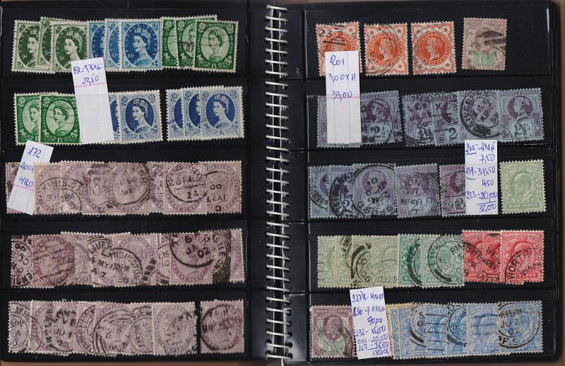 3687.jpg -     Lote:    3687      Lotes pelo Correio              Descrição:         Inglaterra. Pequeno classificador com dezenas de selos. Valor de catálogo &euro; 2.850,00. Lote a ver.        Lote       Valor Base:     &euro; 100,00     Valor Venda:     &euro;      