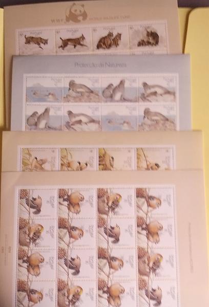 3694.jpg -     Lote:    3694      Lotes pelo Correio              Descrição:         1984/93 - Proteção da Natureza, WWF, lote constituído por 4 folhas miniatura: CE7, 8, 9 e 11; Valor de catálogo &euro; 138,00.        BLC       Valor Base:     &euro; 15,00     Valor Venda:     &euro;      