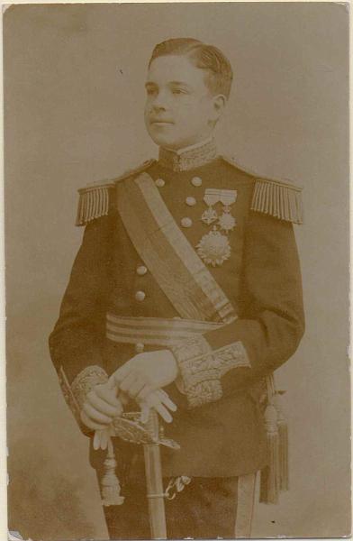 0394.jpg -     Lote:    394                   Descrição:         D. Manuel II. Edição de J. P. Bastos & Cia. Postal fotográfico. Novo.        PI       Valor Base:     &euro; 8,00     Valor Venda:     Retirado     