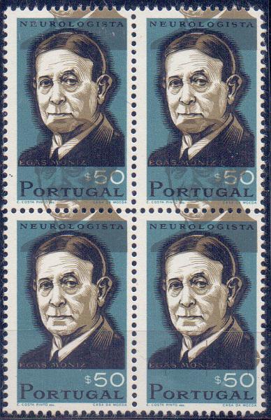0605.jpg -     Lote:    605            Portugal       Descrição:         1966 &mdash; Cientistas Portugueses. CE987 $50. Quadra de provas em azul com a cor sépia do busto impressa em duplicado e deslocada.        PRV       Valor Base:     &euro; 40,00     Valor Venda:     &euro; 40,00     