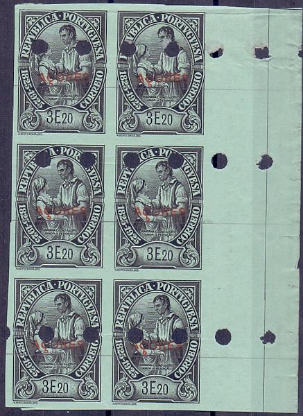 0620.jpg -     Lote:    620            Açores       Descrição:         1925 &mdash; Centenário de Camilo Castelo Branco, com sobrecarga AÇORES. CE239, 3E20. Bloco com 6 provas não denteadas nas cores aprovadas, com furos de segurança da casa impressora,        PRV       Valor Base:     &euro; 20,00     Valor Venda:     Retirado     