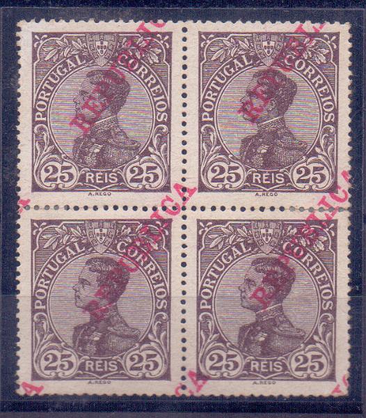 0665.jpg -     Lote:    665            Portugal       Descrição:         1910 &mdash; D. Manuel II, com sobrecarga REPUBLICA. CE175, 25 reis castanho. Quadra com a sobrecarga deslocada.        *       Valor Base:     &euro; 15,00     Valor Venda:     Retirado     