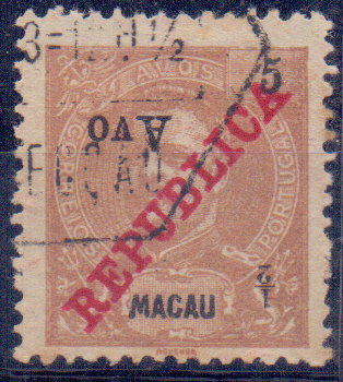 0735.jpg -     Lote:    735            Macau       Descrição:         1913 &mdash; D. Carlos I, com sobrecarga REPUBLICA. CE198, &frac12; avo s/ 5 avos. Selo com a sobretaxa invertida.        O       Valor Base:     &euro; 10,00     Valor Venda:     &euro; 12,00     