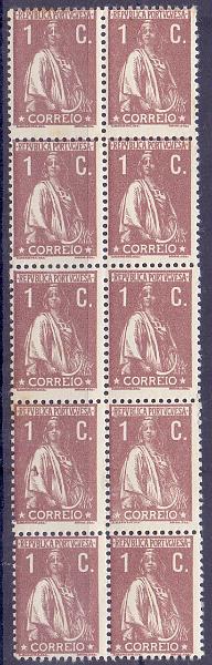 0903.jpg -     Lote:    903            Portugal       Descrição:         1917/20 &mdash; Ceres. Novas taxas e cores. CE221, 1c castanho, denteado 12 x11 &frac12;, papel cartolina. Bloco vertical de 10 selos (3 com pontos de óxido). Valor de catálogo &euro; 630,00.        ***       Valor Base:     &euro; 40,00     Valor Venda:     Retirado     
