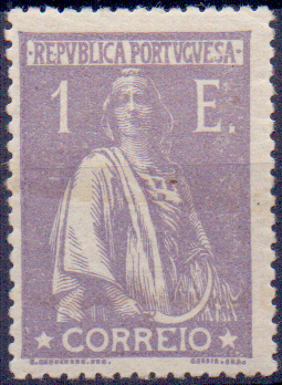 0917.jpg -     Lote:    917            Portugal       Descrição:         1920/22 &mdash; Ceres. CE248, 1E violeta claro, denteado 15x14, com ligeira charneira, muito boa cor. Valor de catálogo &euro; 305,00.        **       Valor Base:     &euro; 30,00     Valor Venda:     &euro; 70,00     