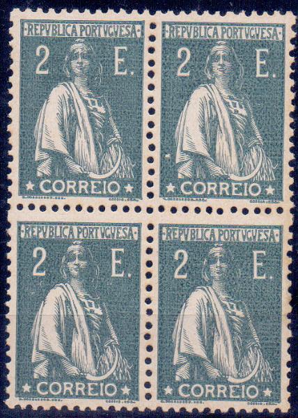 0932.jpg -     Lote:    932            Portugal       Descrição:         1924/26 &mdash; Ceres. CE292, 2E verde. Quadra com variedade de cliché não catalogada. Valor de catálogo &euro; 820,00.        ***       Valor Base:     &euro; 100,00     Valor Venda:     Retirado     