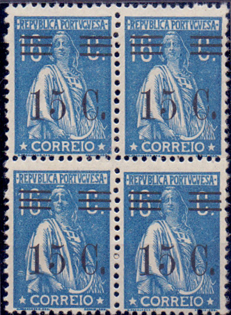 0951.jpg -     Lote:    951            Portugal       Descrição:         1928/29 &mdash; Ceres com sobretaxa. CE459, 15c s/ 16c. Quadra com um dos selos com variedade de barramento tipo XII no primeiro selo. Valor de catálogo &euro; 48,10.        ***       Valor Base:     &euro; 10,00     Valor Venda:     Retirado     