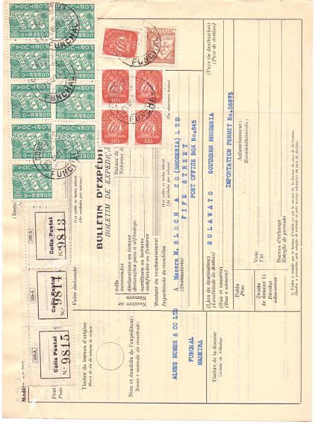 0972.jpg -     Lote:    972            Portugal       Descrição:         193&frac14;1 &mdash; Tudo pela Nação. Boletim de expedição de encomenda postal remetido do Funchal (23.10..43) para a Rodésia, com tira de 5 selos e outra de 4 selos Tudo pela Nação de 20$00 CE574, além de outros selos menores isolados        DOC       Valor Base:     &euro; 25,00     Valor Venda:     &euro; 36,00     