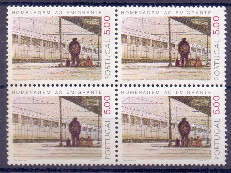 0994.jpg -     Lote:    994            Portugal       Descrição:         1979 &mdash; Homenagem ao Emigrante Português. CE1415, 5$00. Quadra com a tarja fosforescente no lado direito sobre Portugal. Valor de catálogo &euro; 400,00.        ***       Valor Base:     &euro; 50,00     Valor Venda:     &euro; 50,00     