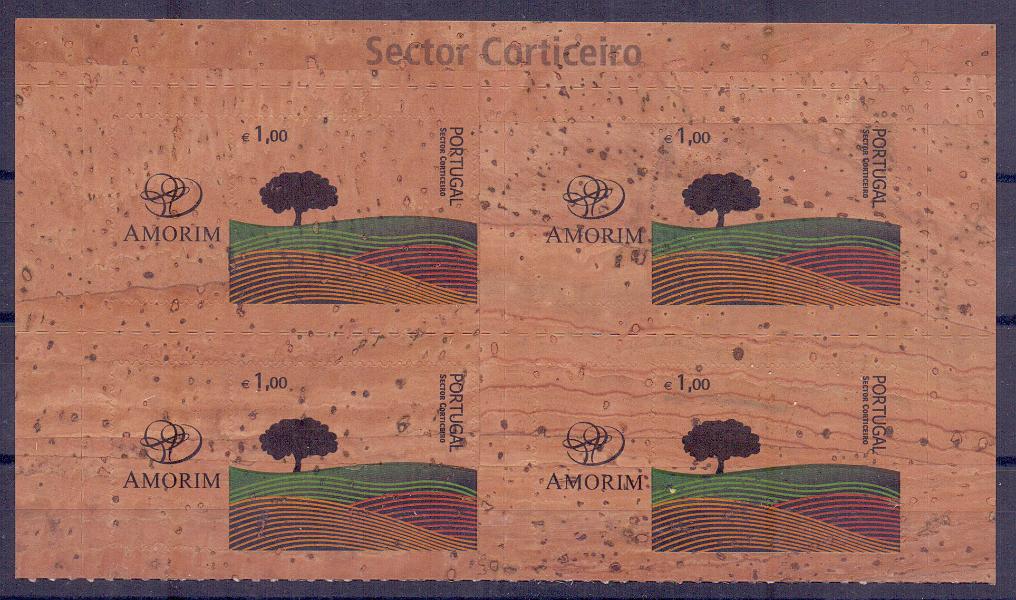 0998.jpg -     Lote:    998            Portugal       Descrição:         2007 &mdash; Sector Corticeiro. Selo personalizado pela Corticeira Amorim. CE3655A, &euro;1,00. Quadra bordo superior de folha. Valor de catálogo &euro; 240,00.        ***       Valor Base:     &euro; 50,00     Valor Venda:     &euro; 150,00     