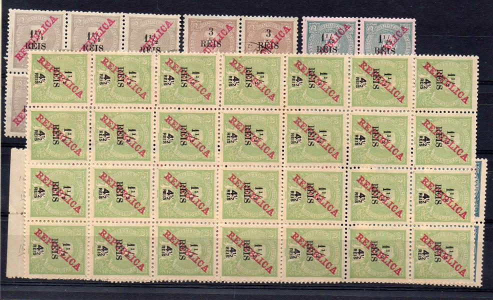 1186.jpg -     Lote:    1186            Índia       Descrição:         1914 &mdash; D. Carlos I Mouchon, com sobrecarga REPUBLICA da Casa da Moeda, com sobretaxa. Lote composto por: CE295 folha completa nova + quadra + CE296 bloco de 6 selos usados e duas quadras novas com tonalidades de cor diferentes + CE297, quadra nova + CE299 em quadra usada + CE301 em quadra, nova. Valor de catálogo &euro; 153,80.        */O       Valor Base:     &euro; 25,00     Valor Venda:     Retirado     