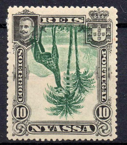 1349.jpg -     Lote:    1349            Companhia do Niassa       Descrição:         1901 &mdash; D. Carlos I (girafa e camelos). CE29, 10 reis verde. Selo com centro invertido. Valor de catálogo &euro; 110,00.        **       Valor Base:     &euro; 35,00     Valor Venda:     Retirado     