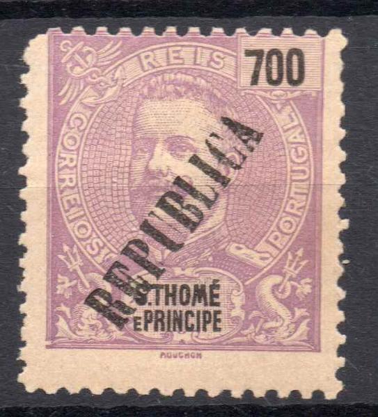 1383.jpg -     Lote:    1383            S. Tomé e Príncipe       Descrição:         1913 &mdash; D. Carlos I Mouchon com sobrecarga REPUBLICA tipografada localmente. CE127, 700 reis. Selo com canto curto e ligeiras transparências. Valor de catálogo &euro; 190,00.        *       Valor Base:     &euro; 19,00     Valor Venda:     &euro; 50,00     