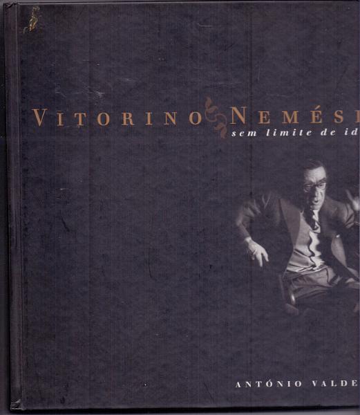 1631.jpg -     Lote:    1631                   Descrição:         Livros dos CTT. Lote com 4 livros completos com selos e provas: Eça de Queirós; António Vieira; Vitorino Nemésio e Comer em Português.        Livro       Valor Base:     &euro; 20,00     Valor Venda:     &euro; 28,00     