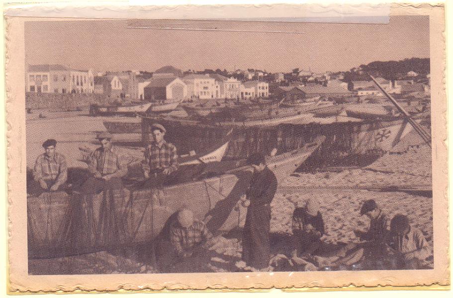 1898.jpg -     Lote:    1898      Lotes pelo Correio             Descrição:         Figueira da Foz &mdash; Buarcos, consertando a s redes. Novo.        PI       Valor Base:     &euro; 8,00     Valor Venda:     Retirado     