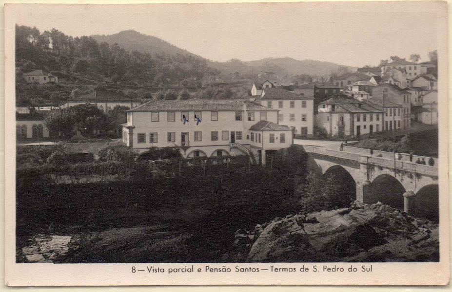 1923.jpg -     Lote:    1923      Lotes pelo Correio             Descrição:         S. Pedro do Sul. Vista parcial e pensão Santos &mdash; Termas de S. Pedro do Sul. Circulado.        PI       Valor Base:     &euro; 6,00     Valor Venda:     Retirado     