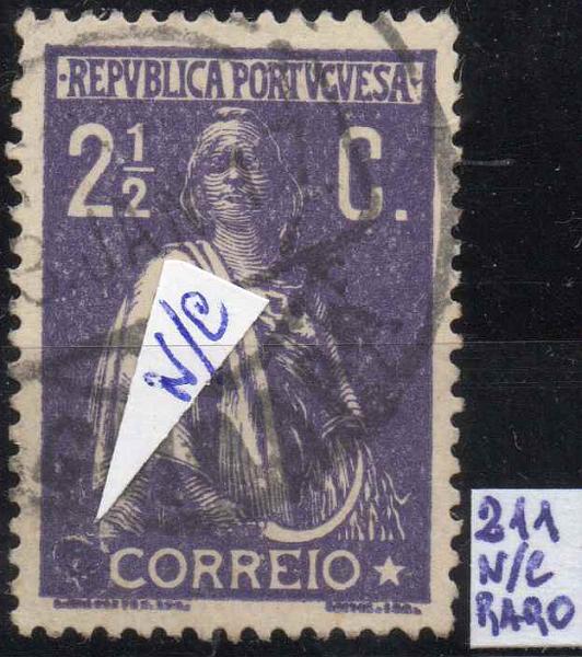 2132.jpg -     Lote:    2132      Lotes pelo Correio      Portugal        Descrição:         1912 &mdash; Ceres. CE211, 2 &frac12; c, denteado 15x14, papel porcelana. Variedade de cliché não catalogada. "ESTRELA OMISSA".        O       Valor Base:     &euro; 5,00     Valor Venda:     &euro; 12,00     