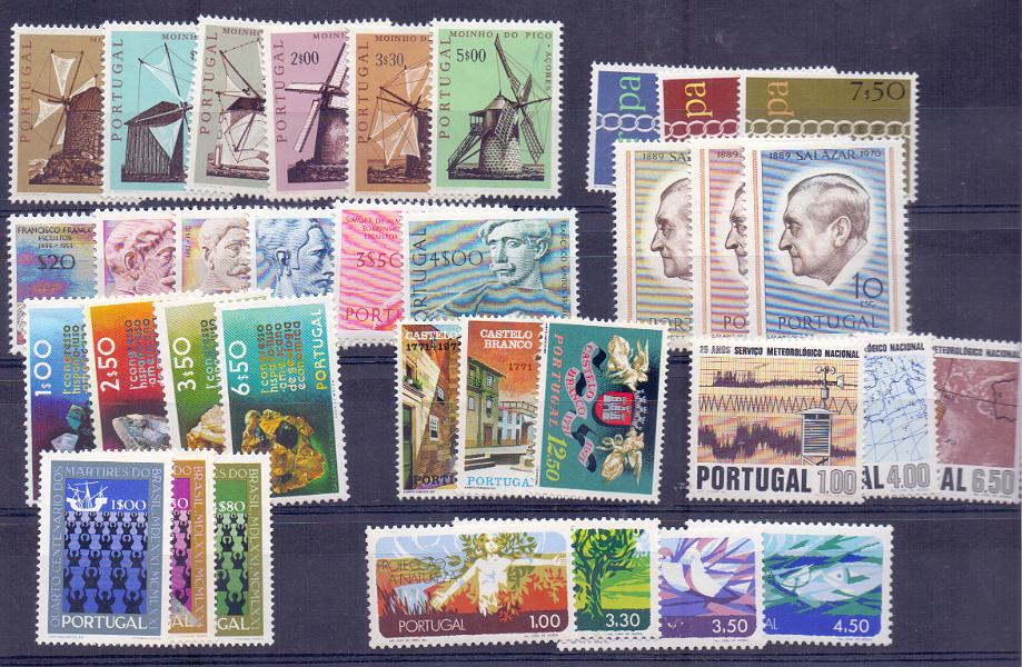 2234.jpg -     Lote:    2234      Lotes pelo Correio      Portugal        Descrição:         1971 &mdash; Portugal. Ano completo - 35 selos. Valor de catálogo &euro; 112,00.        ***       Valor Base:     &euro; 10,00     Valor Venda:     Retirado     
