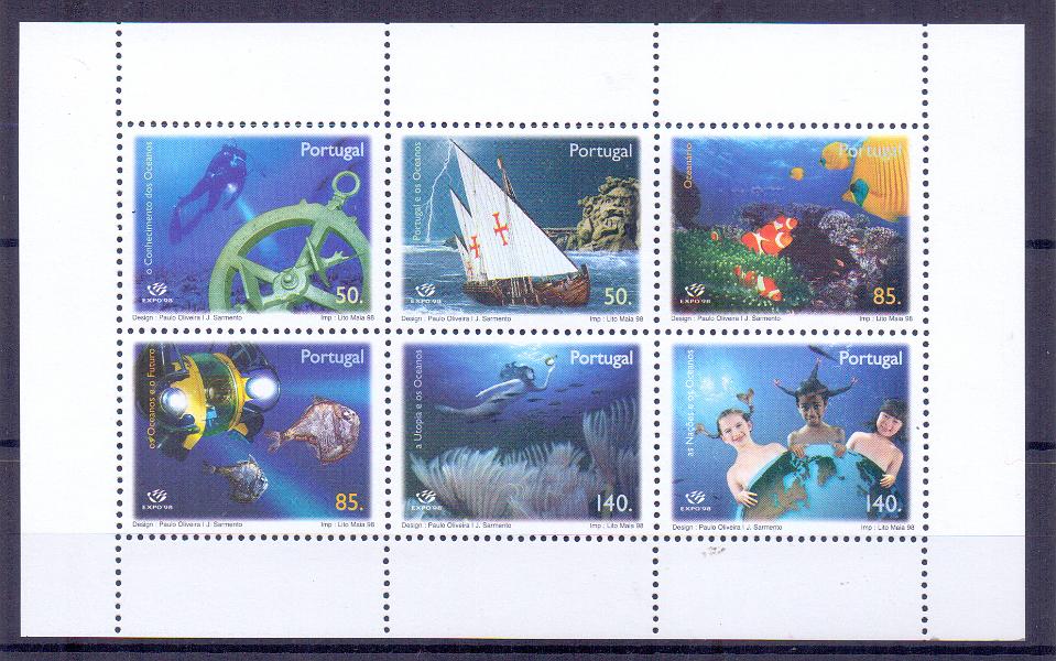 2302.jpg -     Lote:    2302      Lotes pelo Correio      Portugal        Descrição:         1998 &mdash; Expo'98 &mdash; Pavilhões. CE BLC198A. Bloco minicarteira. Valor de catálogo &euro; 30,00        BLC***       Valor Base:     &euro; 5,00     Valor Venda:     &euro; 5,00     