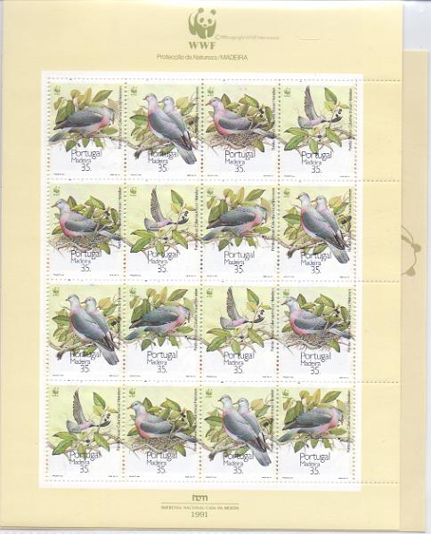 2310.jpg -     Lote:    2310      Lotes pelo Correio      Portugal        Descrição:         1979/10 &mdash; Folhas miniatura. Dia de Portugal + Protecção da Natureza * Portugal, Açores e Madeira e Faróis da Costa Portuguesa. Lote com 5 folhas miniaturas. CE FM1, 6, 7, 8 e 9. Valor de catálogo &euro; 141.50.        FM***       Valor Base:     &euro; 15,00     Valor Venda:     &euro; 31,00     