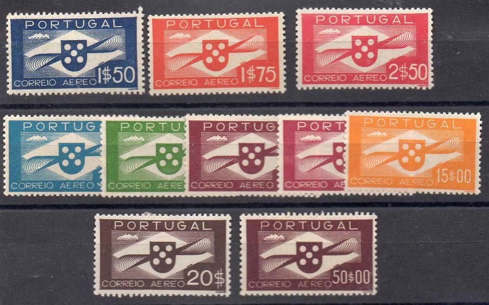 2313.jpg -     Lote:    2313      Lotes pelo Correio      Portugal        Descrição:         1936/41 &mdash; Correio aéreo. Tipo Hélice. CE CA1/10. Série completa. Valor de catálogo &euro; 405,00.        **       Valor Base:     &euro; 35,00     Valor Venda:     &euro; 35,00     