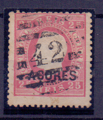 2324.jpg -     Lote:    2324      Lotes pelo Correio      Açores       Descrição:         1870/76 &mdash; D. Luís I. Fita direita. Selo do Continente com sobrecarga AÇORES. CE19, 25 reis, sobrecarga B, denteado 12 &frac12;, cunho VII obliterado com carimbo "42 &mdash; ANGRA DO HEROISMO".        O       Valor Base:     &euro; 8,00     Valor Venda:     Retirado     