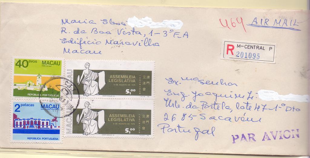 2365.jpg -     Lote:    2365      Lotes pelo Correio      Macau       Descrição:         1983 &mdash; Assembleia Legislativa + Edifícios Públicos. Sobrescrito circulado registado de Macau para Lisboa com par de CE444 + selos CE461 e 463.        Carta       Valor Base:     &euro; 5,00     Valor Venda:     &euro; 5,00     