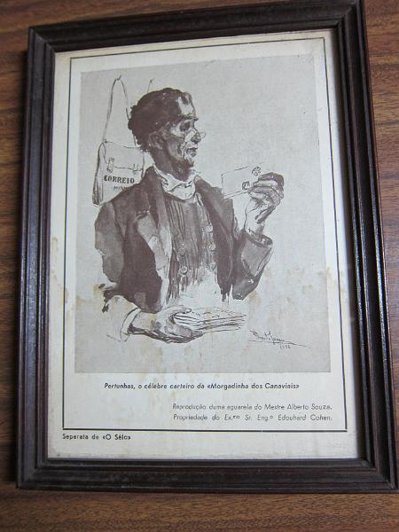 2818.jpg -     Lote:    2818      Lotes pelo Correio             Descrição:         Reprodução da aguarela de Alberto de Sousa do célebre carteiro da Morgadinha dos Canaviais "Perunhas". Emoldurado.        GRV       Valor Base:     &euro; 5,00     Valor Venda:     &euro; 5,00     
