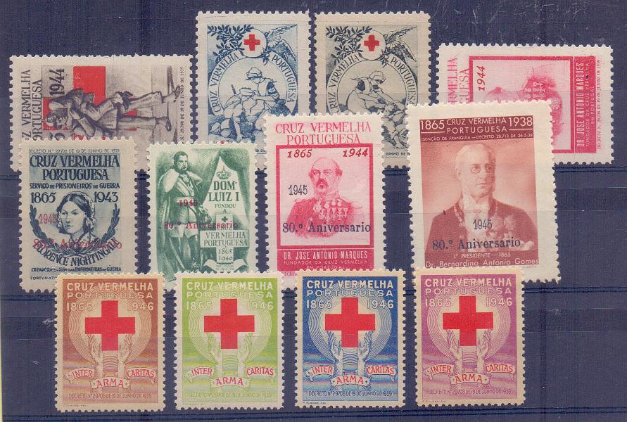 1973.jpg -     Lote:    1973      Lotes pelo Correio             Descrição:         Vinhetas. Portugal. Cruz Vermelha Portuguesa. Três séries completas emitidas em 1944, 1945 e 1946.        **       Valor Base:     &euro; 5,00     Valor Venda:     &euro; 9,00     