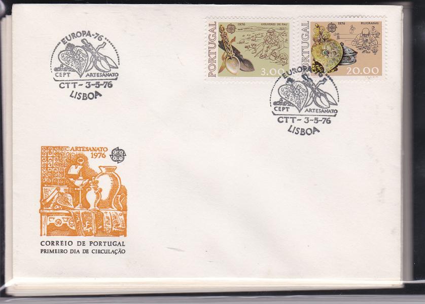 2312.jpg -     Lote:    2312      Lotes pelo Correio      Portugal       Descrição:         1976 &mdash; Ano completo de FDC - 15 FDC's.         FDC       Valor Base:     &euro; 9,00     Valor Venda:     Retirado     