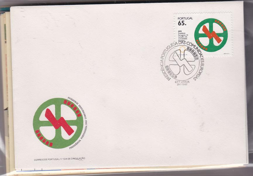2331.jpg -     Lote:    2331      Lotes pelo Correio      Portugal       Descrição:         1992 &mdash; Ano completo de FDC - 23 FDC's.         FDC       Valor Base:     &euro; 12,00     Valor Venda:     Retirado     